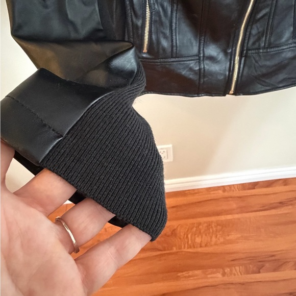 Chico’s Faux Leather Black Women's Jacket with Knit Collar - Picture 4 of 4